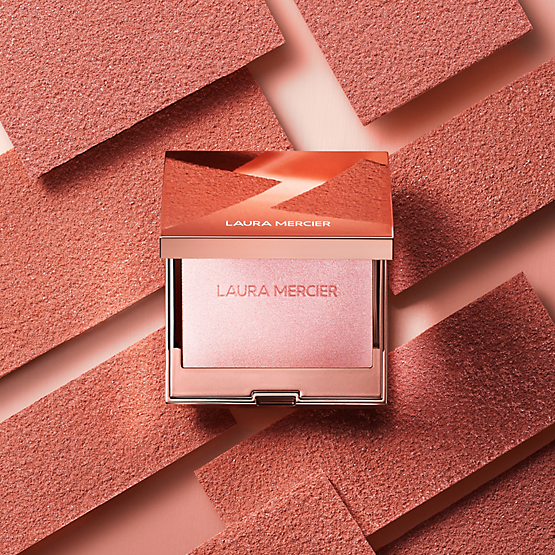 RoseGlow Highlighting Powder - Image 4